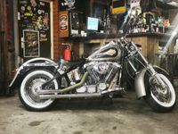 Softail custom omgebouwt naar herritage met een paar eigenbouw onderdelen